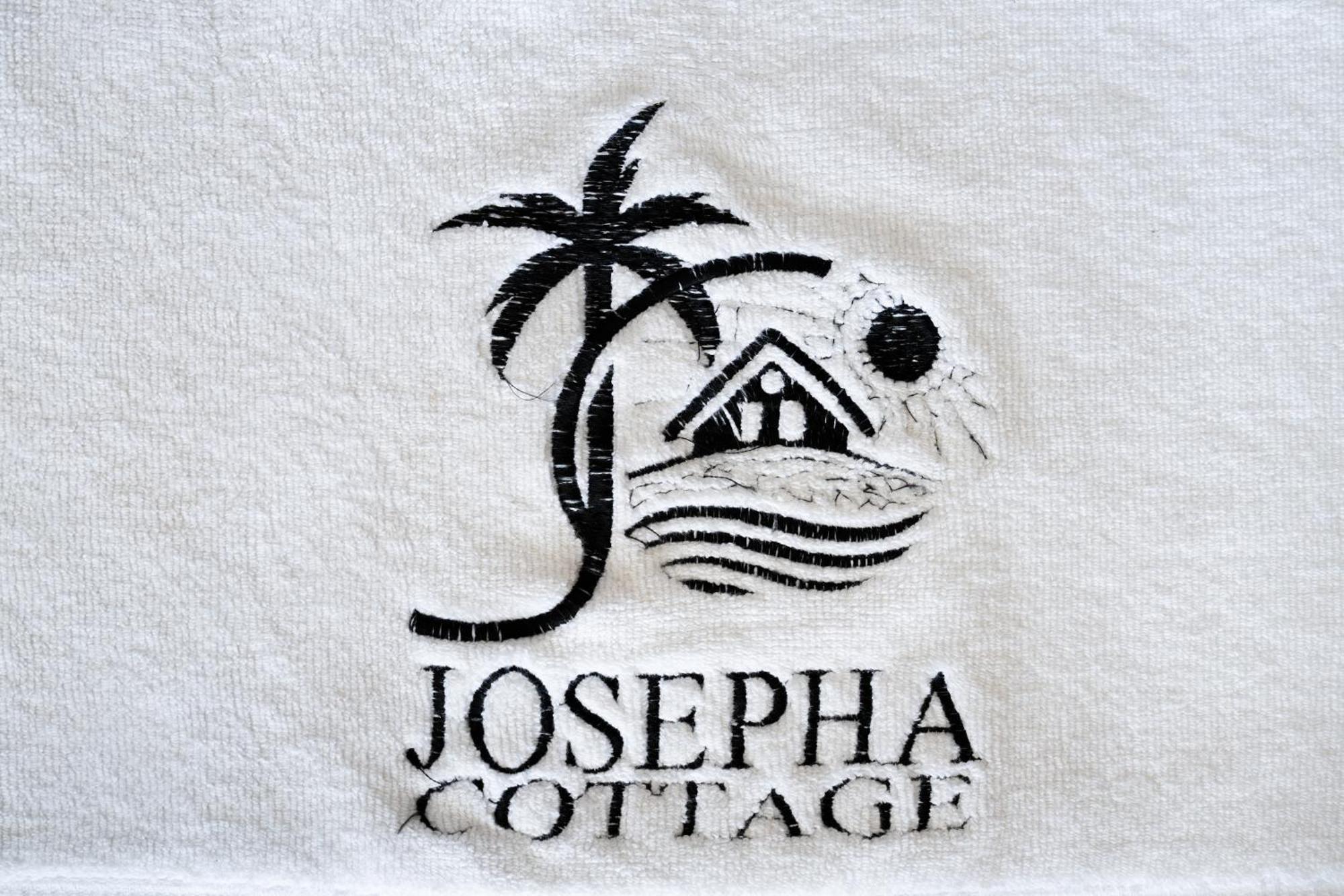 Josepha Cottage Ngurbloat Exterior foto